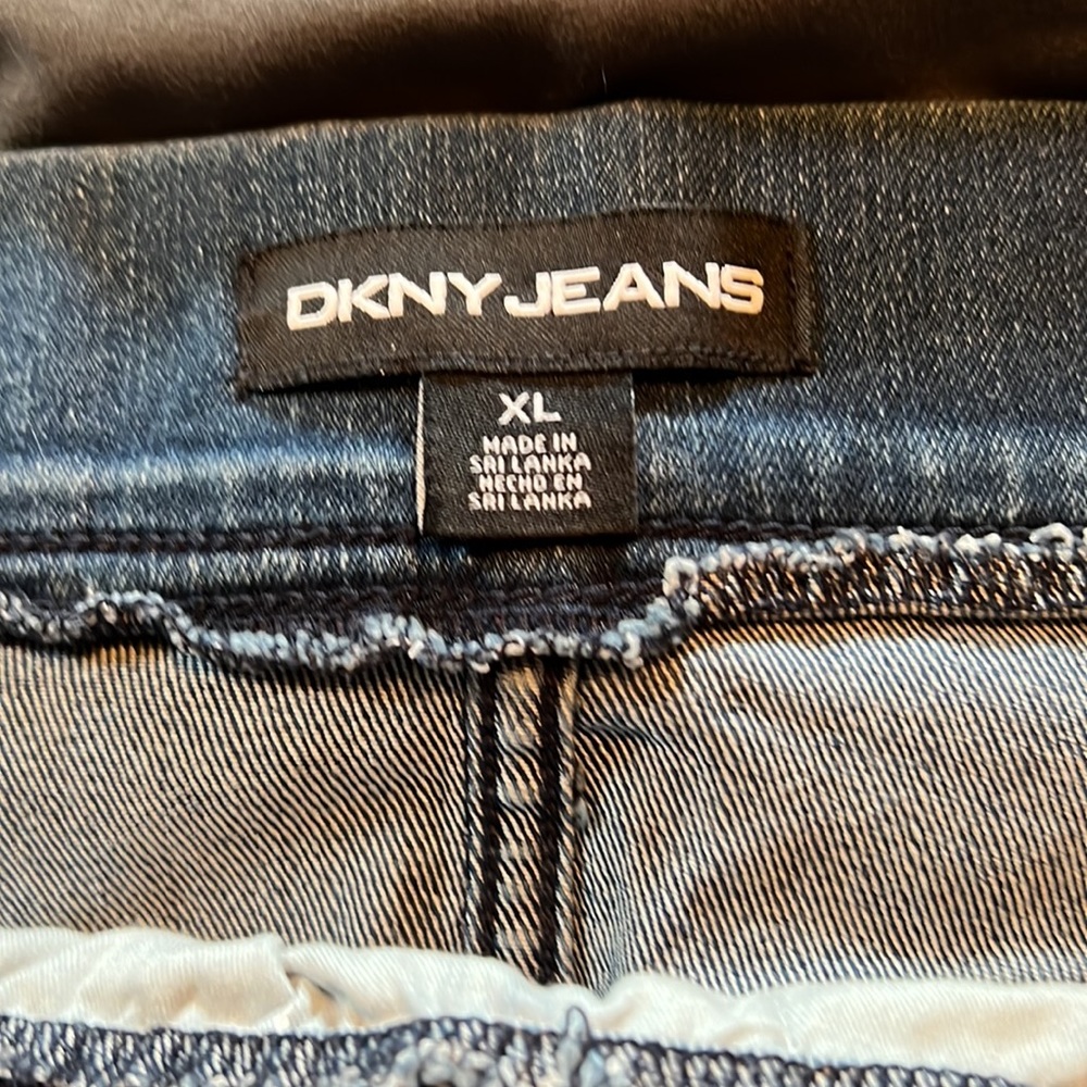 Shorts - Picture 4 of 4